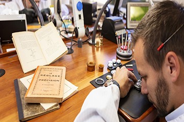 宁波百达翡丽表为什么突然不走了